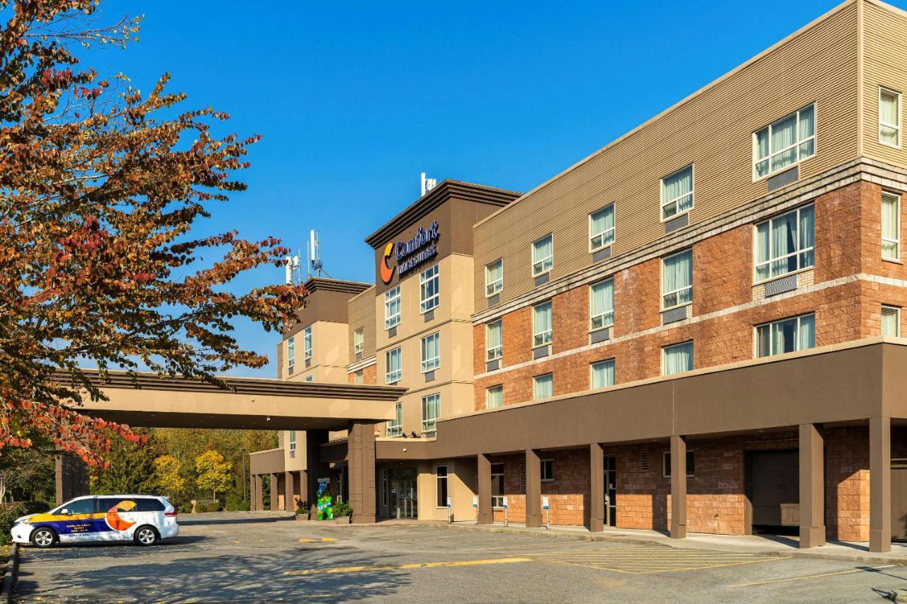 Comfort Inn & Suites Surrey Exterior photo